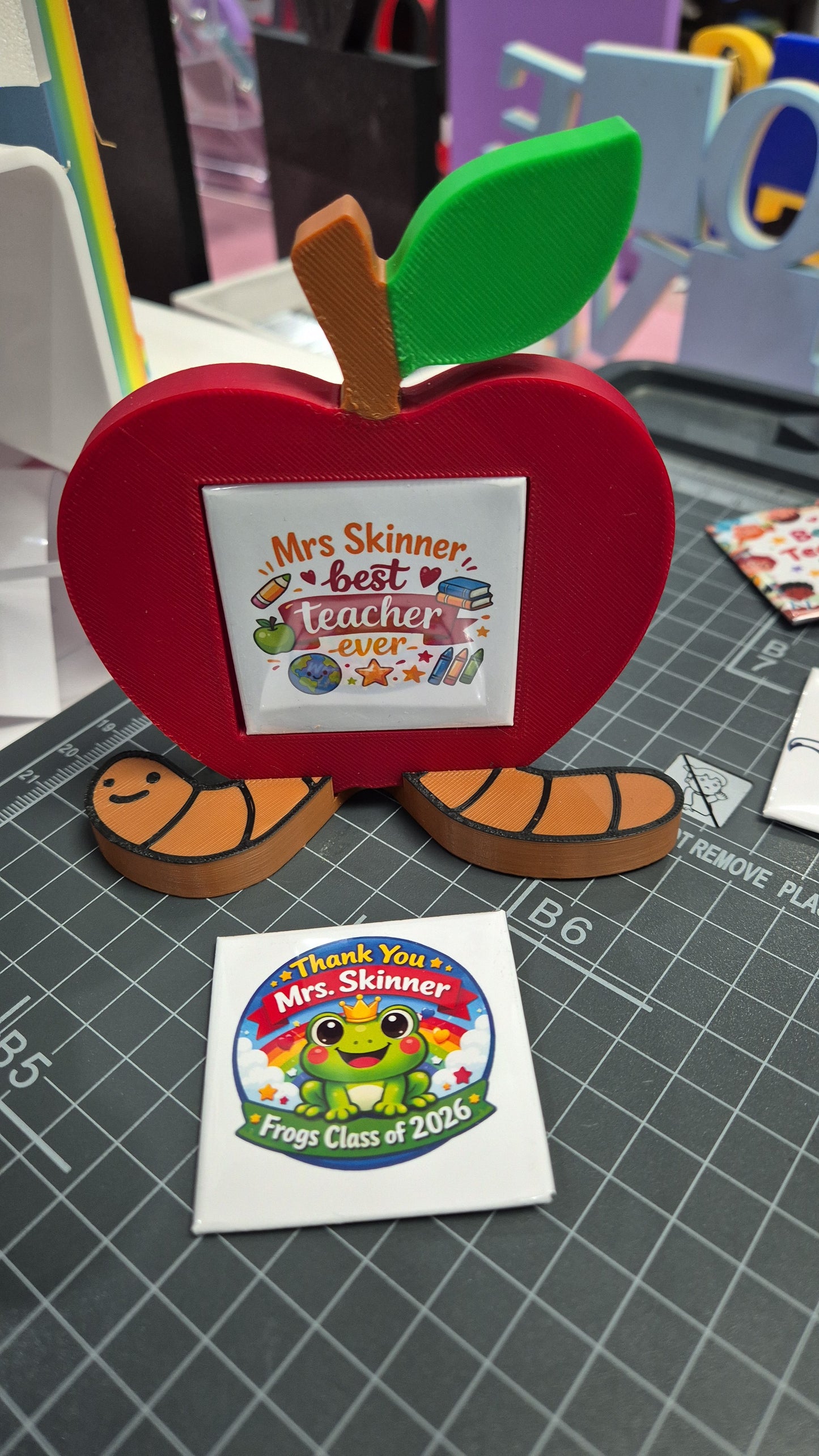 🍎 Personalised Teacher Gift – Custom Name Apple Desk Keepsake