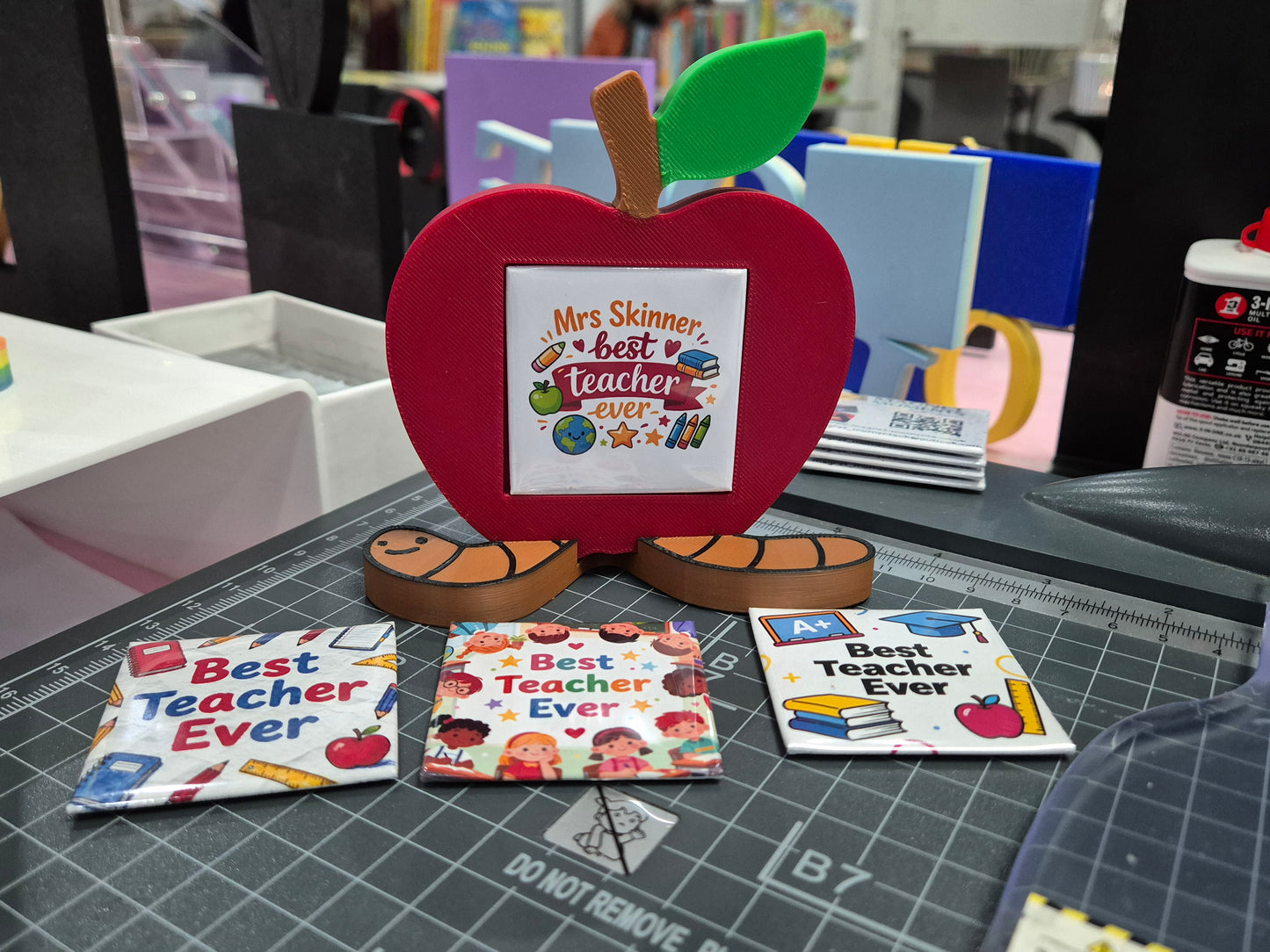 🍎 Personalised Teacher Gift – Custom Name Apple Desk Keepsake