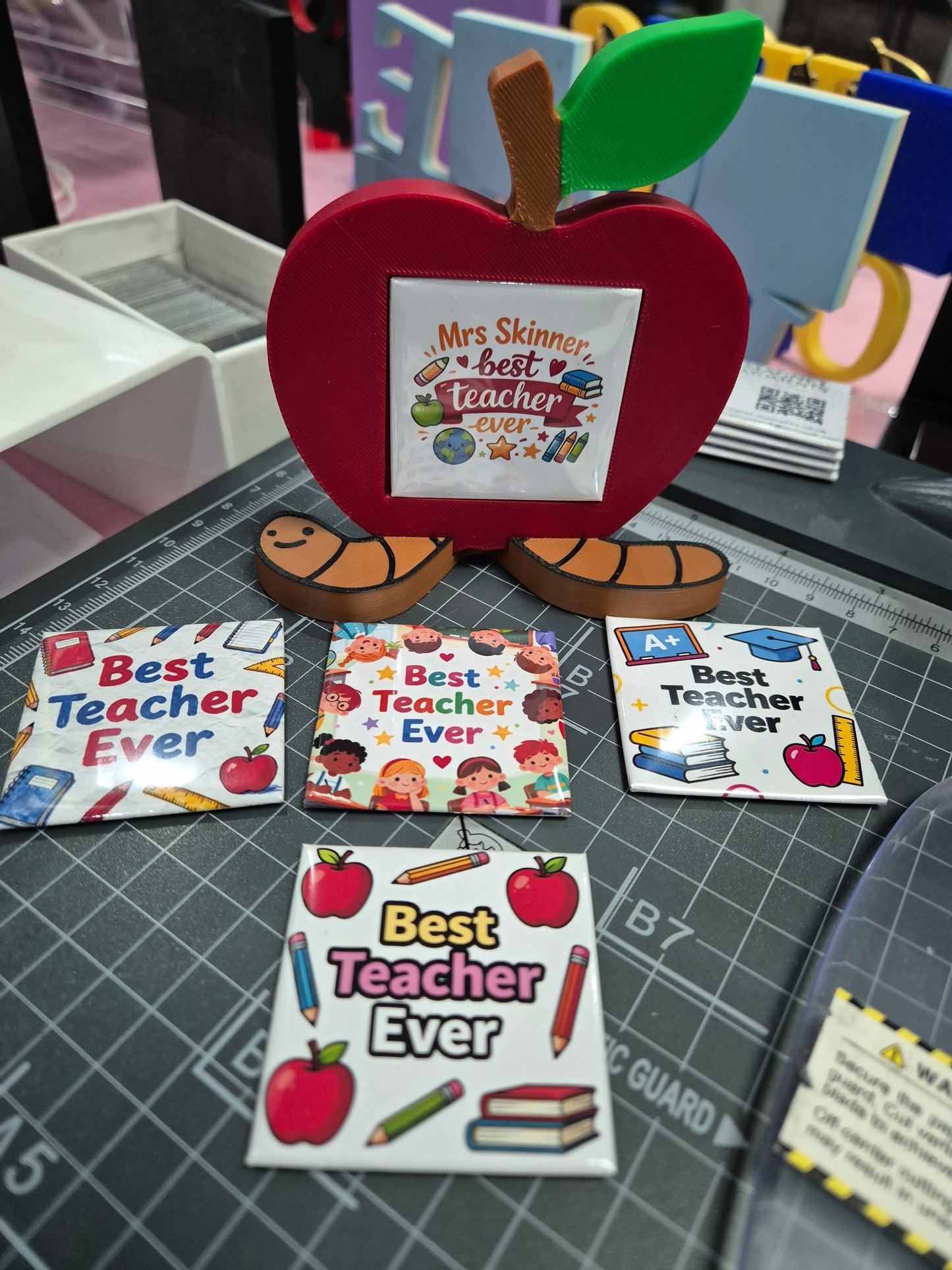 🍎 Personalised Teacher Gift – Custom Name Apple Desk Keepsake